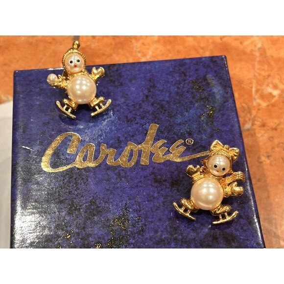 Carolee Jewelry - CAROLEE GOLD 1.25" FAUX PEARL SNOWMEN BOY GIRL SKATING Pin Brooch 1990S LOT 2 LN